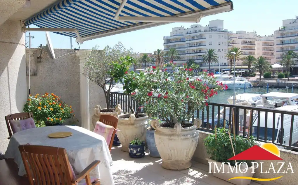 RESERVED: Modern apartment close to the centre with beautiful views on the harbour of Empuriabrava – Costa Brava – photo 4