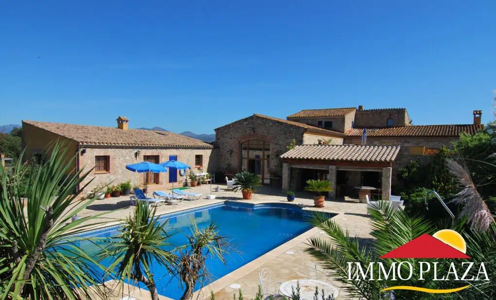 Exceptional masia with hotel license in Pedret y Marza in the Bay of Roses – Alt Emporda – photo 6