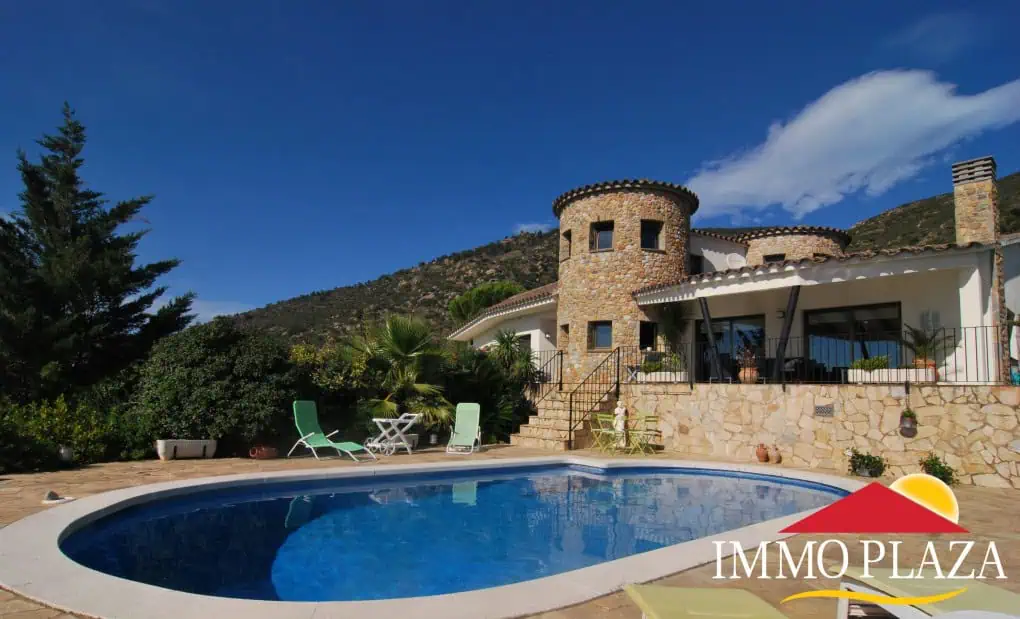 Beautiful Villa with 4 bedrooms, pool and large garden on the heights of Palau Saverdera-Costa Brava – photo 5