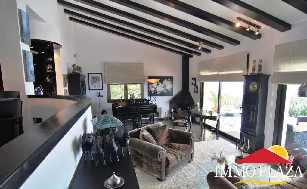 Beautiful Villa with 4 bedrooms, pool and large garden on the heights of Palau Saverdera-Costa Brava – photo 3