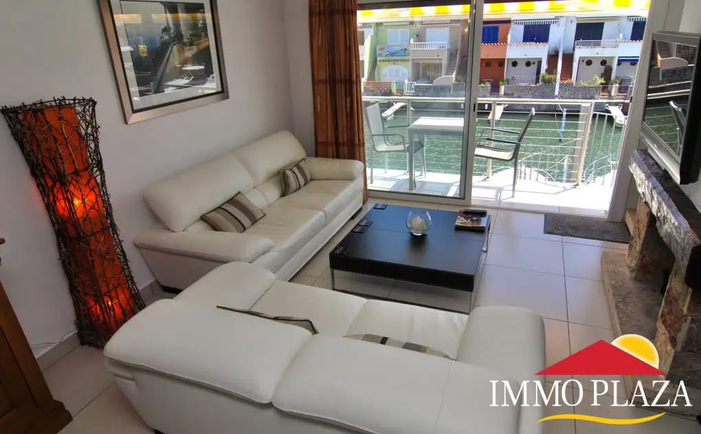 Modern fisherman’s house with mooring 10×4 m, garage and parking in the marina of Empuriabrava – Costa Brava – photo 3