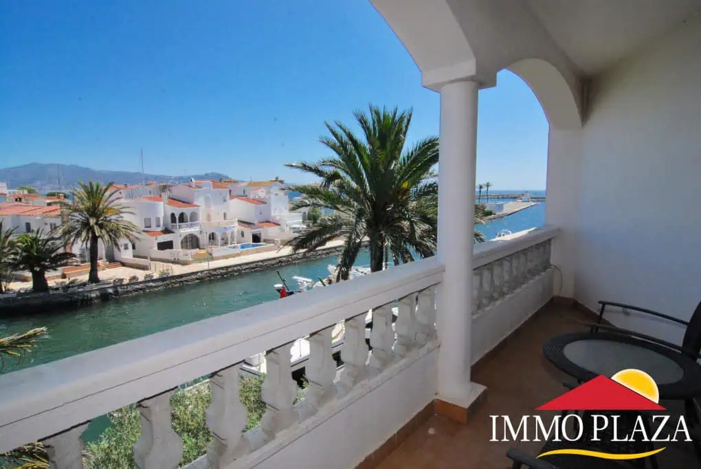 Apartment with 2 bedrooms with sea and canals view, 2 min from the mouth of the sea – Empuriabrava – Costa Brava – photo 3