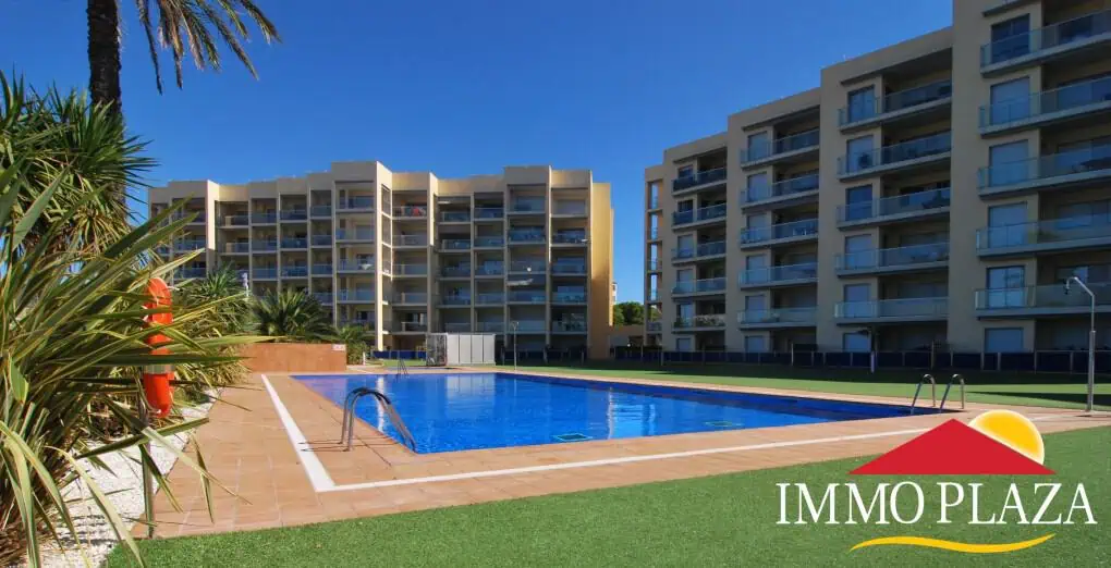 Modern apartment with pool, private parking and beautiful views of the sea, the mountains and the canal, in the Bay of Roses – Catalonia – photo 6