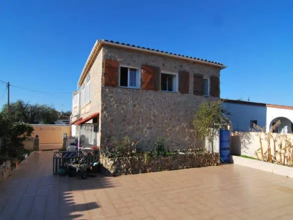 Ecological holiday home: 2 apartments and 1 studio at 7 min from the beach of Empuriabrava – Costa Brava