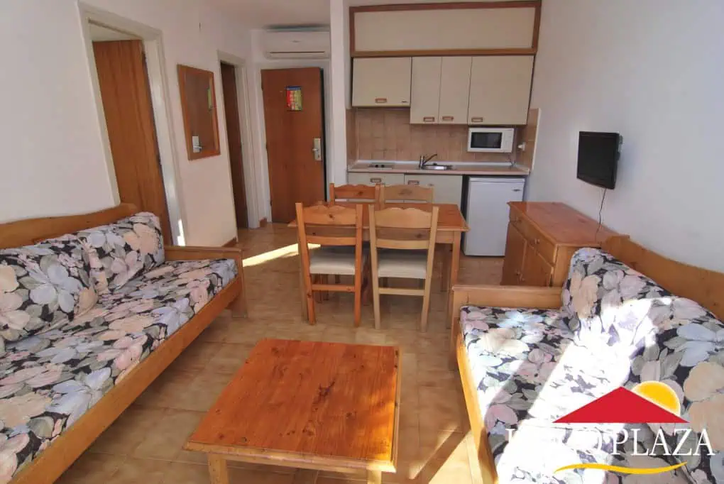 Apartment 2 mns walk from the beach with community swimming pools, terrace – Empuriabrava – Catalonia – photo 3