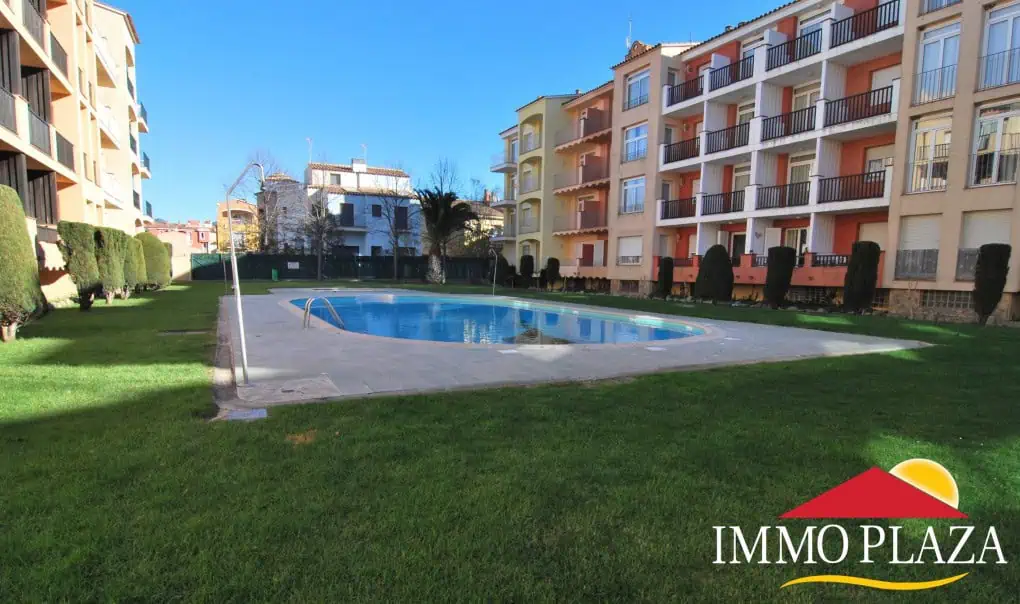 Apartment with 2 bedrooms, swimming pools and private parking 100 meters from the beach of Empuriabrava – Catalonia – photo 3