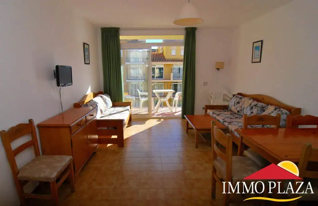 Apartment with 2 bedrooms, swimming pools and private parking 100 meters from the beach of Empuriabrava – Catalonia – photo 4