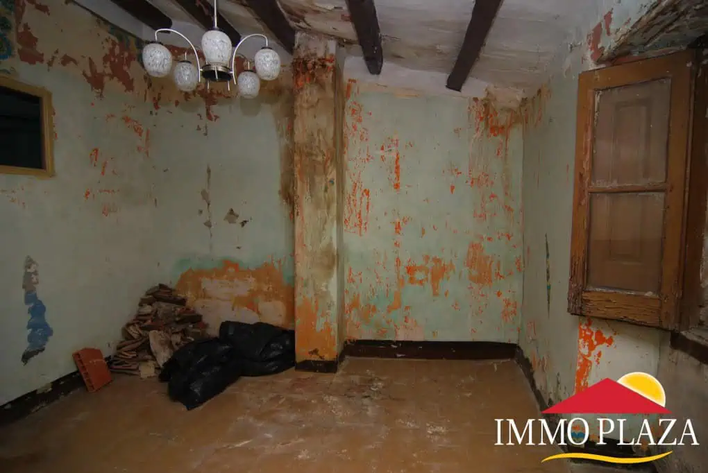 House to renovate in the center of Castello d’Empuries 4 km from the beach – Costa Brava Inland – photo 4