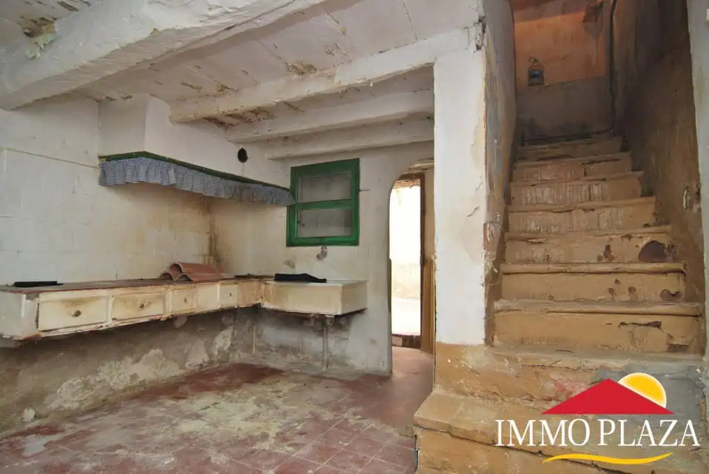 House to renovate in the center of Castello d’Empuries 4 km from the beach – Costa Brava Inland – photo 3