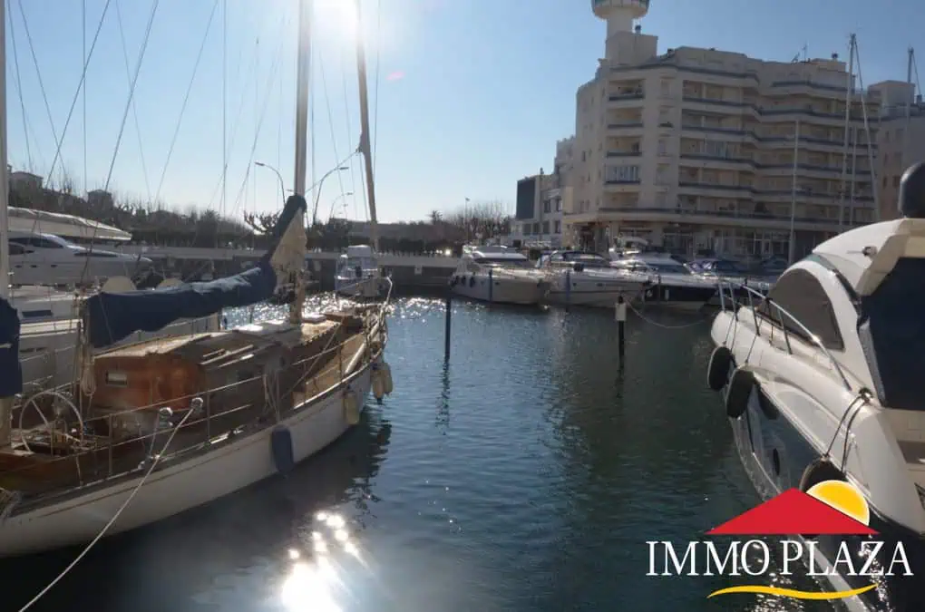 Duplex in a residence of high standing with 3 bedrooms and sailboat mooring of 20x5m – Empuriabrava – Costa Brava – photo 6