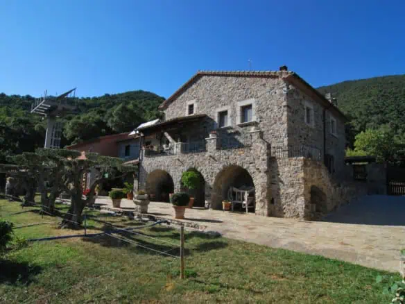 Magnificent renovated farmhouse of the XVIIIth century on a plot of 48hectares, 1.5 km from the French border – Alt Emporda