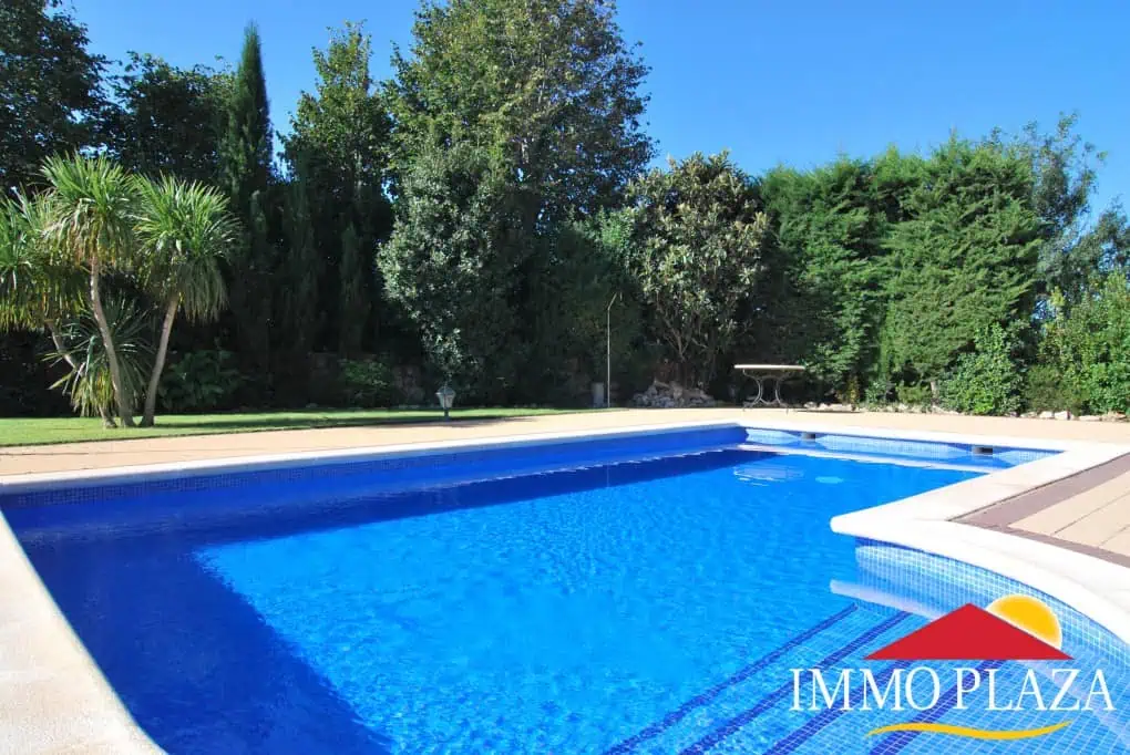Typical Catalán masia-villa (2004) with large pool and beautiful garden in Torroella de Fluvia – Costa Brava – photo 2
