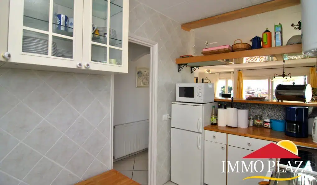RESERVED: Flat of 79 m2 renovated in 2002 with terrace in the center of Empuriabrava – Costa Brava. – photo 5
