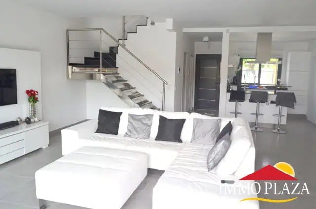 Exclusive villa on the canal with 4 bedrooms, independent studio, mooring of 12,5m – Empuriabrava – Costa Brava – photo 2
