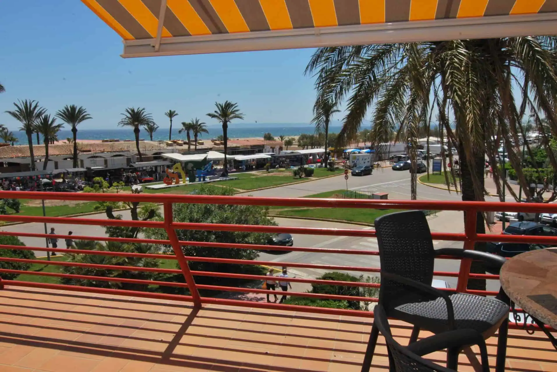 26092016113119_226 RESERVED: Apartment in 1st line of sea with a large terrace overlooking the sea with storage, in the center of Empuriabrava – Costa Brava