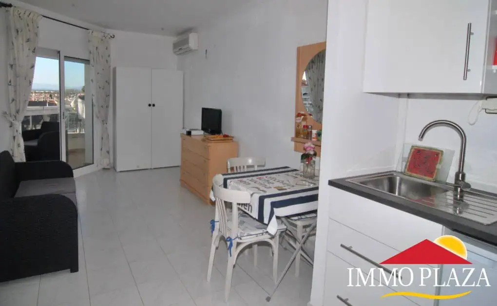 Bright studio with stunning views over the marina of Empuriabrava and the Mountains – Ampuria-brava – Costa Brava North – photo 2