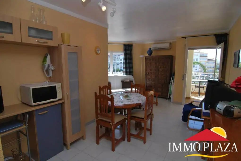 Nice apartment with canal views and private parking space – Empuriabrava – Costa Brava – Spain – photo 2