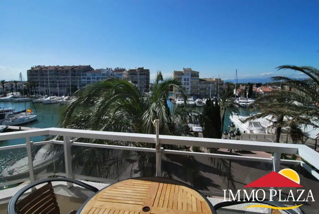 Nice apartment with canal views and private parking space – Empuriabrava – Costa Brava – Spain – photo 5