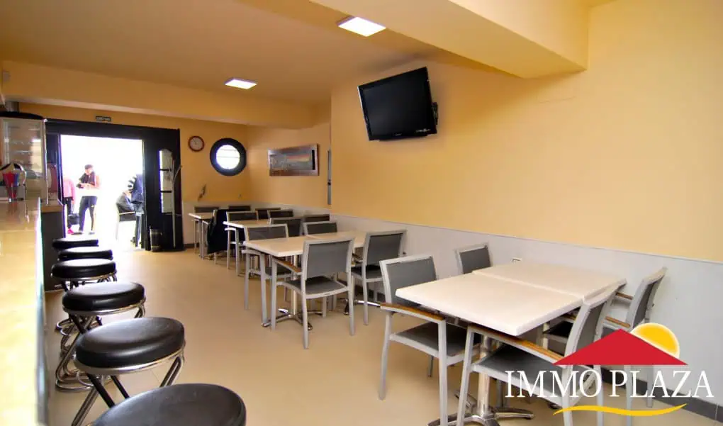 Seafront Bar – Restaurant (LEASEHOLD) in the Marina Empuriabrava – Costa Brava – Spain – photo 5