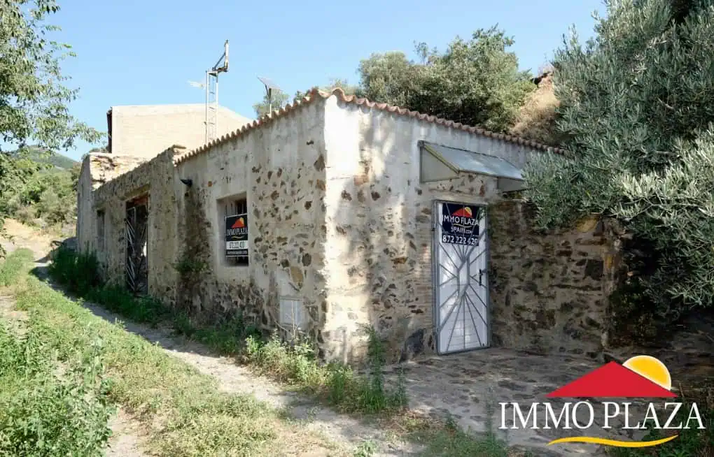 Country house with pool (project in progress) in « Els Villars » – Espolla – photo 7