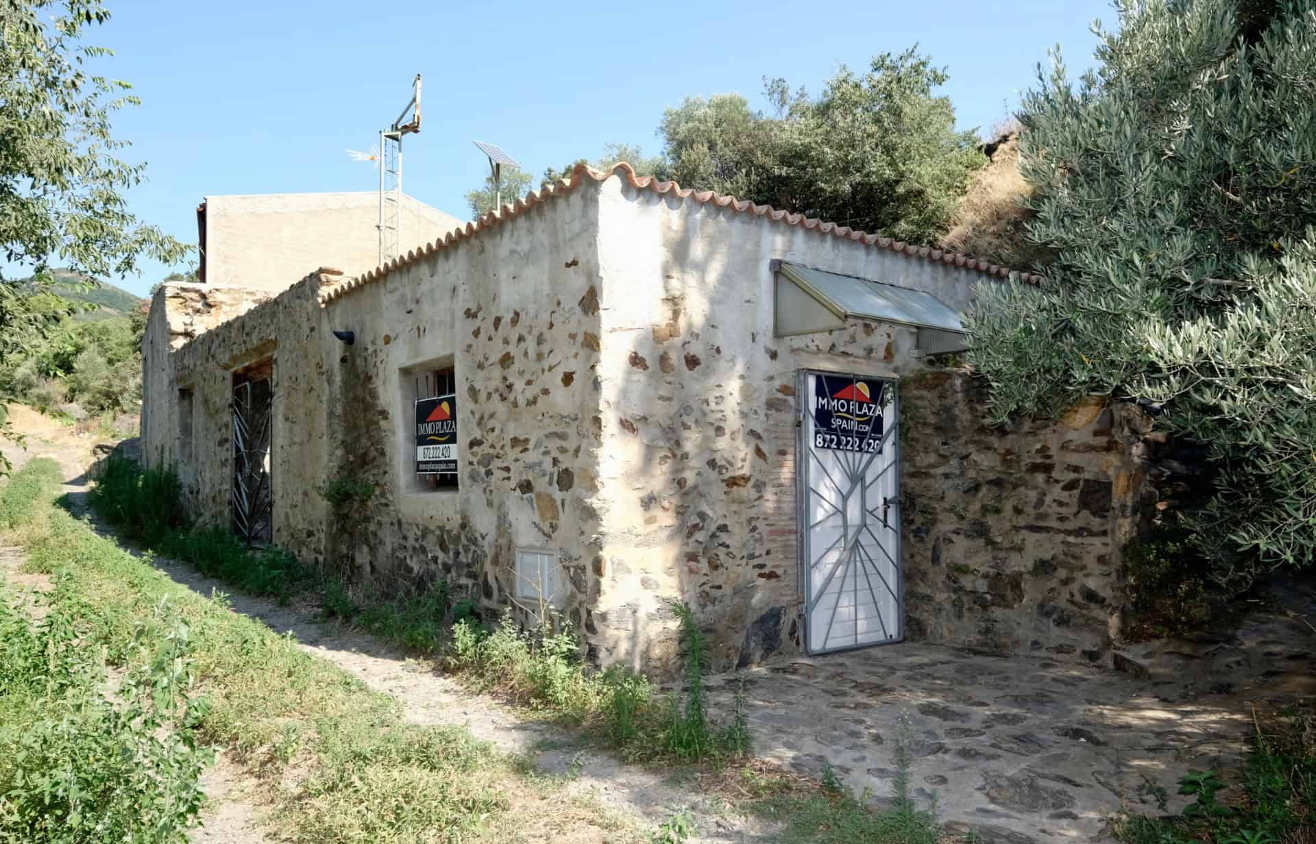 Country house with pool (project in progress) in « Els Villars » – Espolla