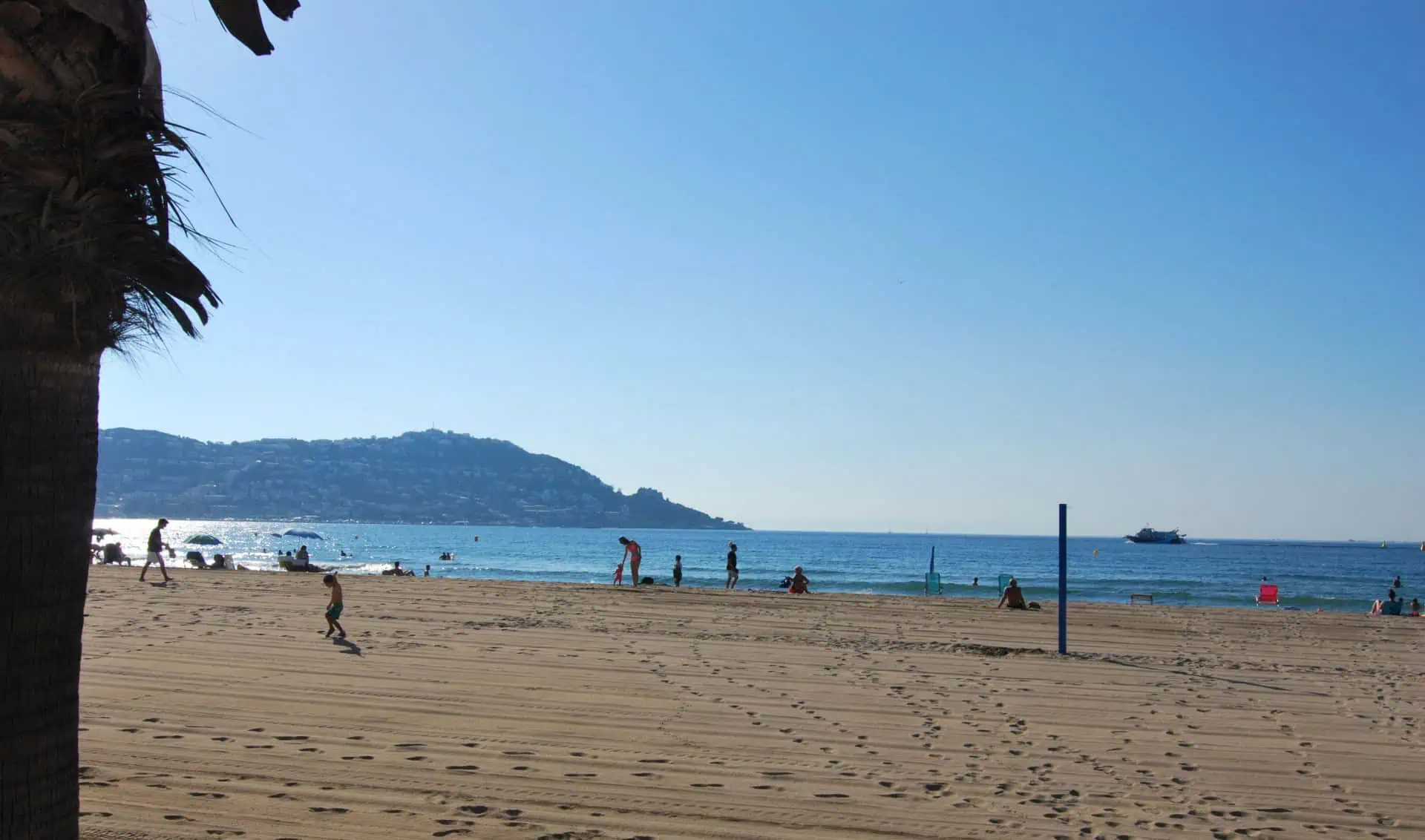 27082014161158_35 Spacious apartment near the beach of Santa Margarita – Rosas (150 meters) with private parking