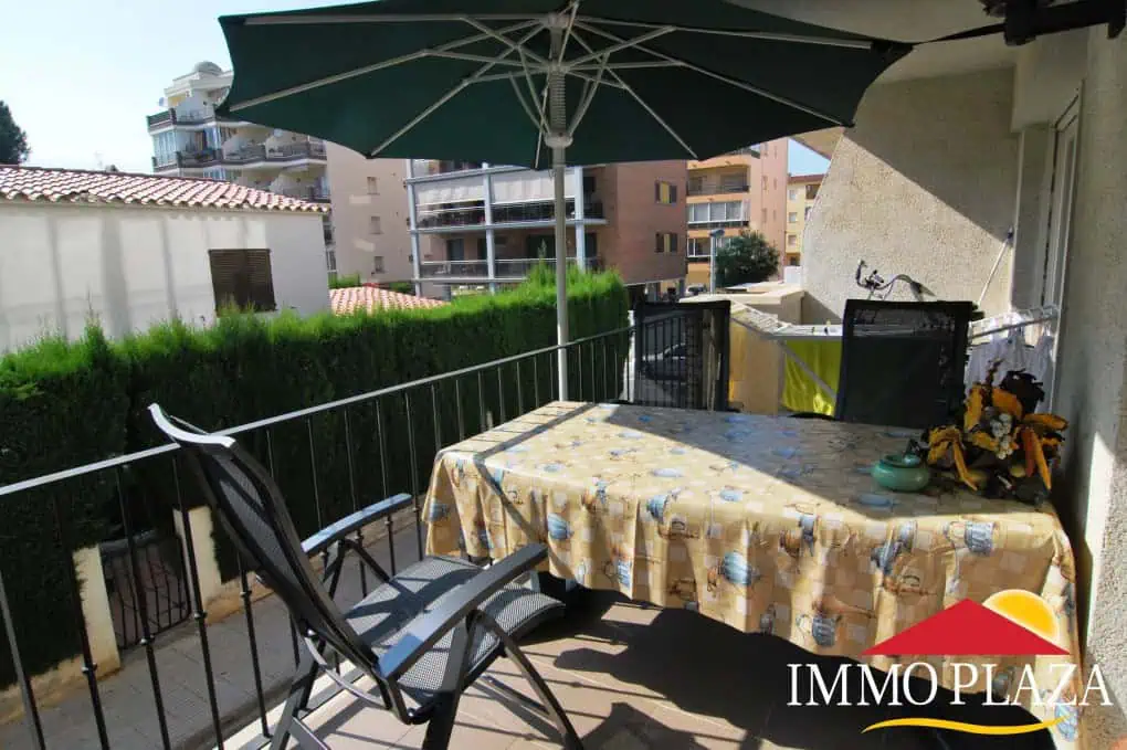 Spacious apartment near the beach of Santa Margarita – Rosas (150 meters) with private parking – photo 4