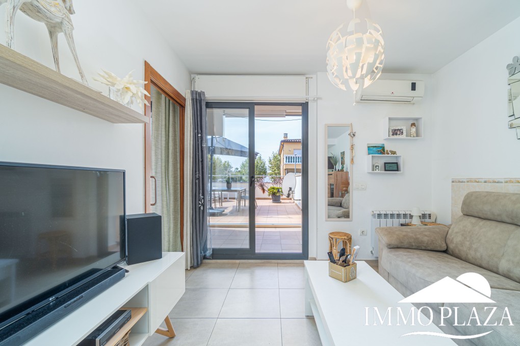 Modern residential apartment, 1 bedroom, large 35m2 south-facing terrace, next to a port and shops! – photo 15