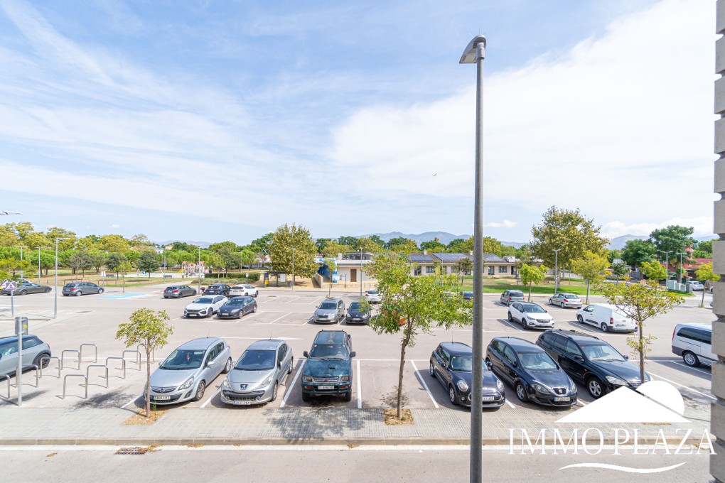 Modern residential apartment, 1 bedroom, large 35m2 south-facing terrace, next to a port and shops! – photo 39