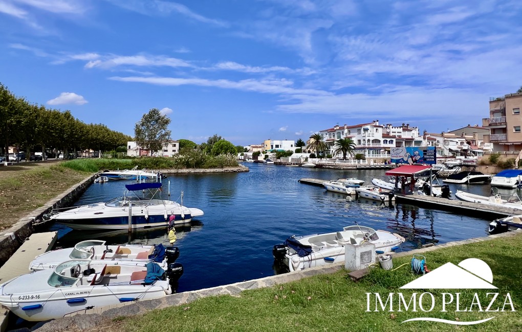 Modern residential apartment, 1 bedroom, large 35m2 south-facing terrace, next to a port and shops! – photo 40