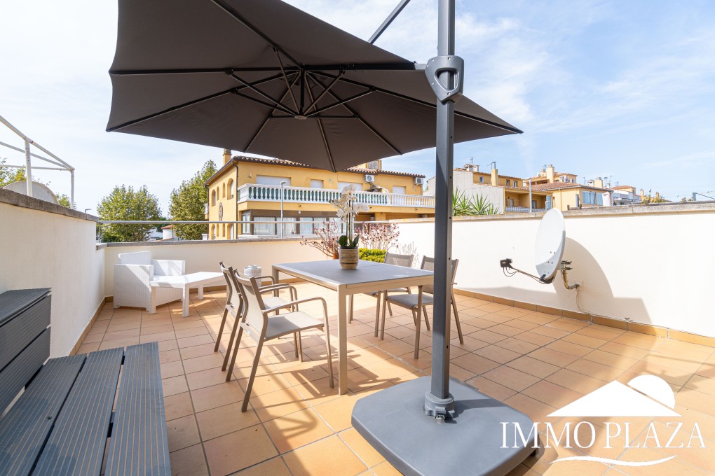 Modern residential apartment, 1 bedroom, large 35m2 south-facing terrace, next to a port and shops! – photo 17