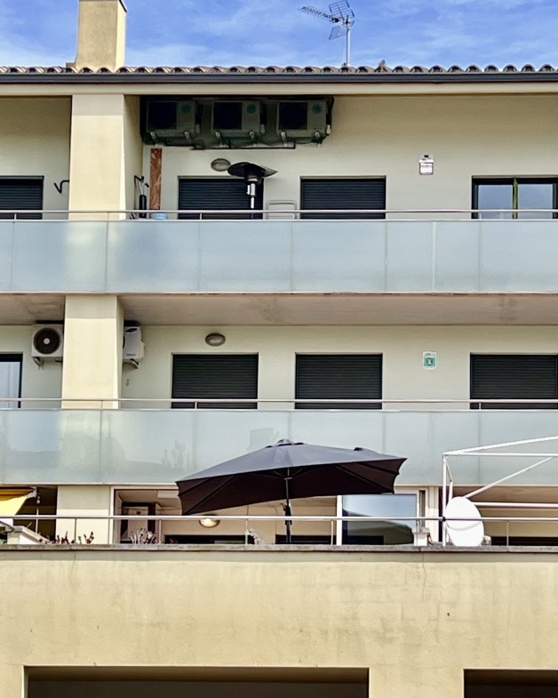 Modern residential apartment, 1 bedroom, large 35m2 south-facing terrace, next to a port and shops! – photo 8
