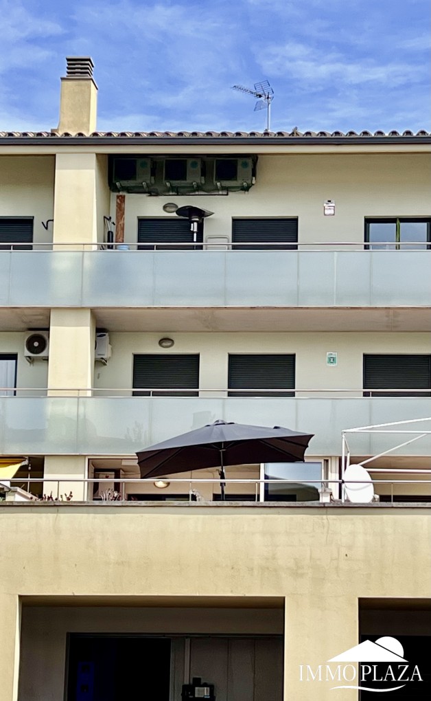 Modern residential apartment, 1 bedroom, large 35m2 south-facing terrace, next to a port and shops! – photo 8