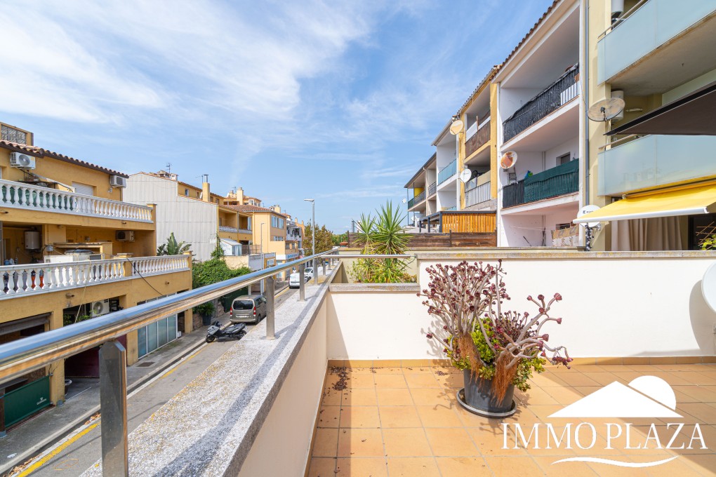 Modern residential apartment, 1 bedroom, large 35m2 south-facing terrace, next to a port and shops! – photo 20