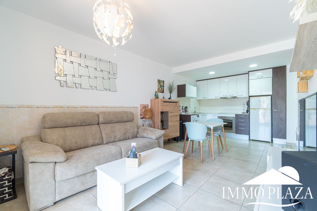 Modern residential apartment, 1 bedroom, large 35m2 south-facing terrace, next to a port and shops! – photo 24