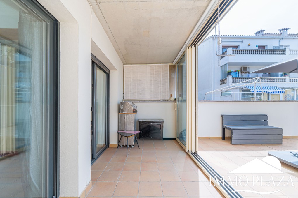 Modern residential apartment, 1 bedroom, large 35m2 south-facing terrace, next to a port and shops! – photo 23