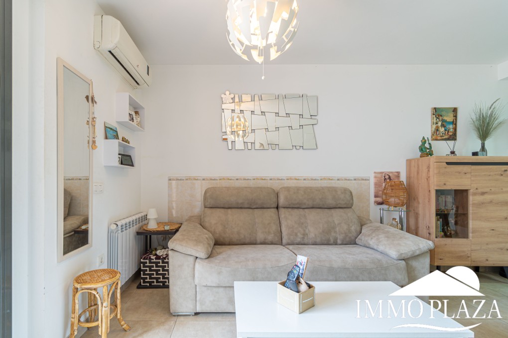 Modern residential apartment, 1 bedroom, large 35m2 south-facing terrace, next to a port and shops! – photo 26
