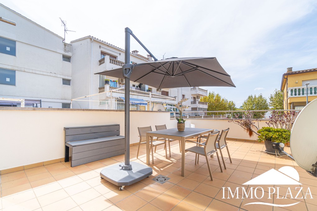 Modern residential apartment, 1 bedroom, large 35m2 south-facing terrace, next to a port and shops! – photo 36