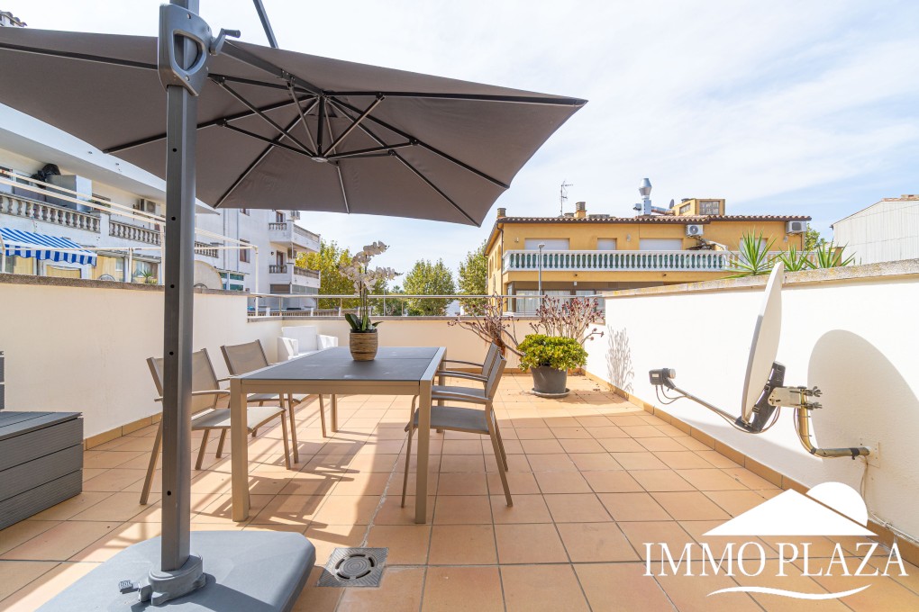 Modern residential apartment, 1 bedroom, large 35m2 south-facing terrace, next to a port and shops! – photo 31