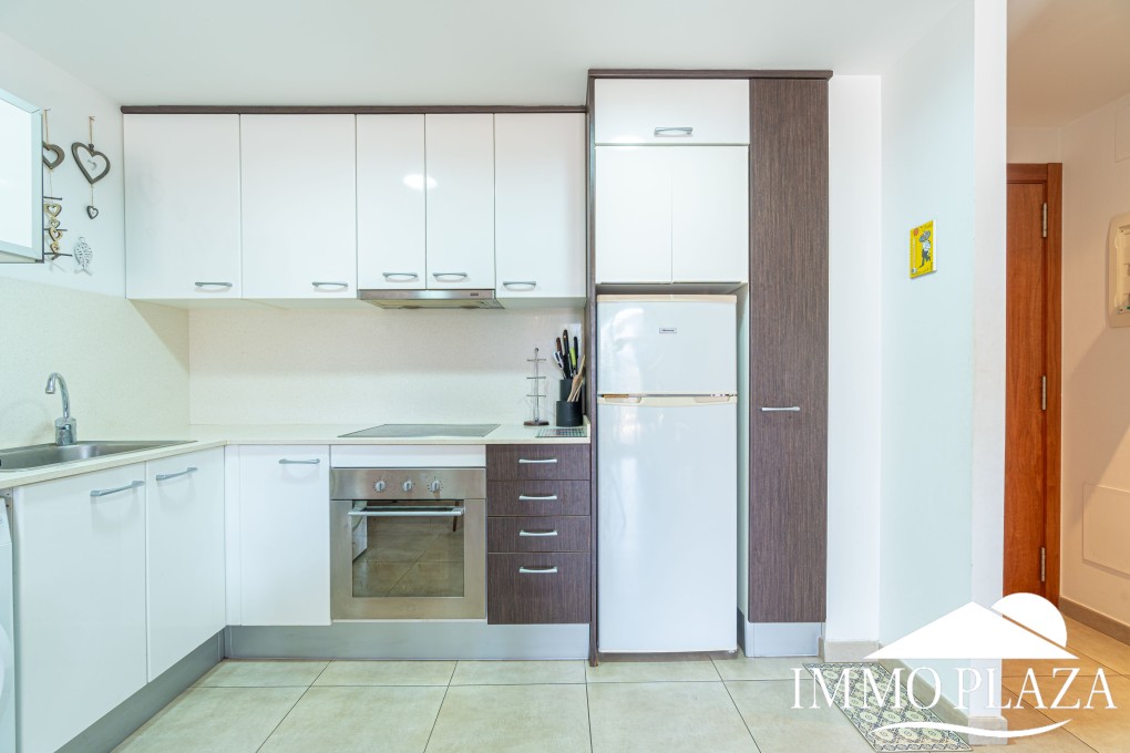 Modern residential apartment, 1 bedroom, large 35m2 south-facing terrace, next to a port and shops! – photo 3