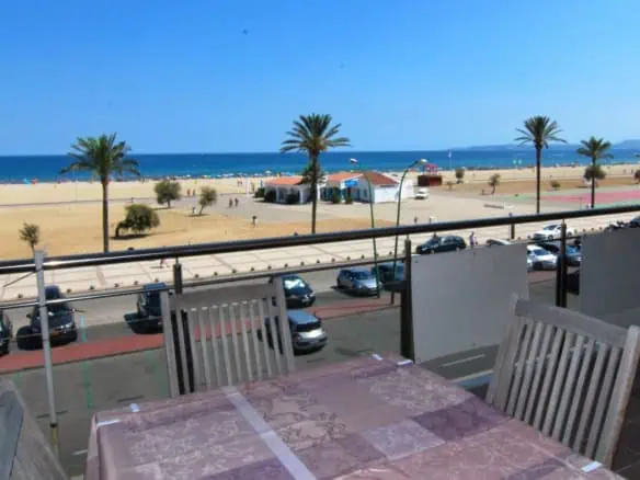Modern apartment in 1st line of the sea with breathtaking views of the Bay of Roses – Empuriabrava – Costa Brava