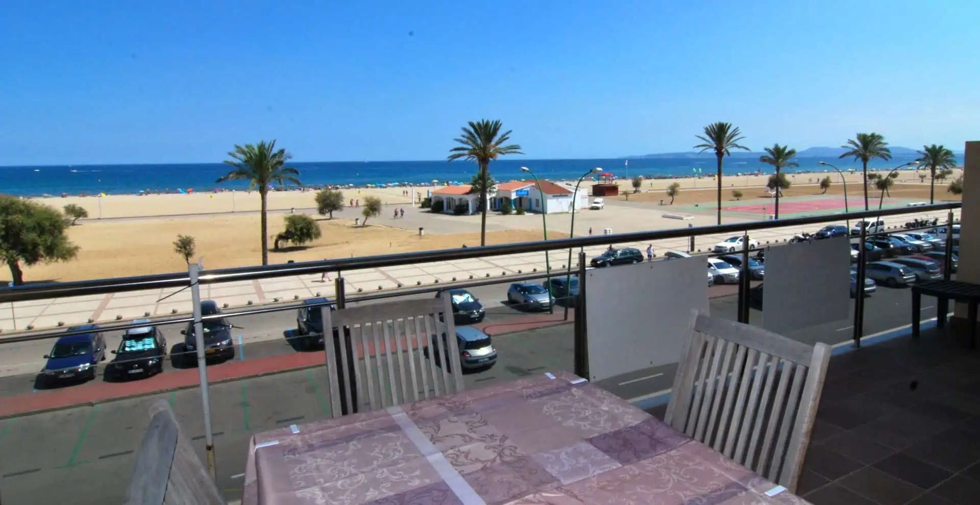 27102015124813_118 Modern apartment in 1st line of the sea with breathtaking views of the Bay of Roses – Empuriabrava – Costa Brava
