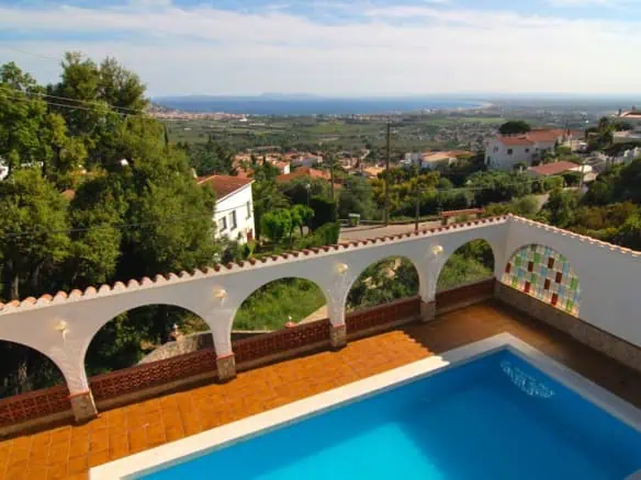 Wonderful villa with 5 bedrooms with swimming pool and magnificent views over the Bay of Roses – Costa Brava