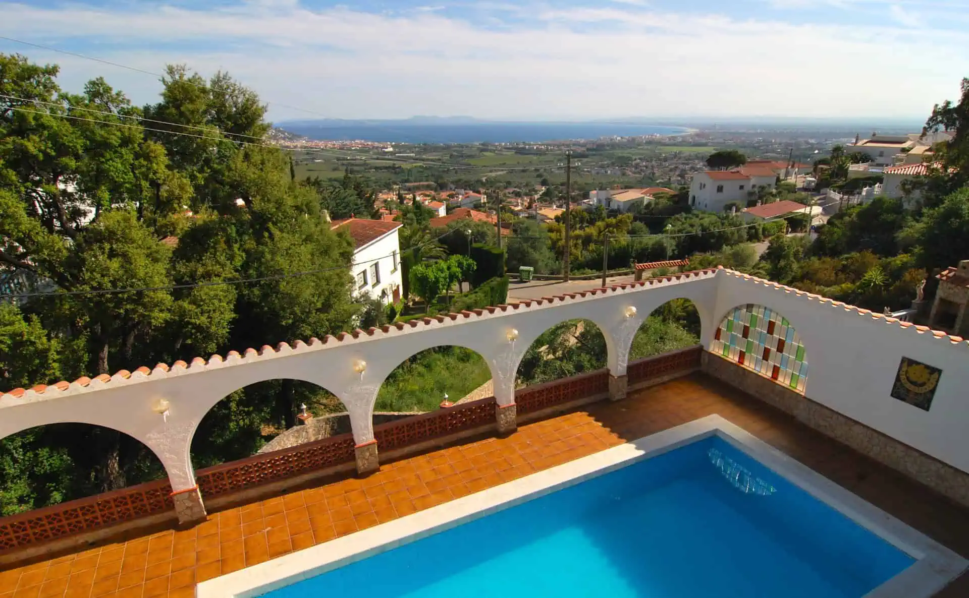 27102015155806_120 Wonderful villa with 5 bedrooms with swimming pool and magnificent views over the Bay of Roses – Costa Brava