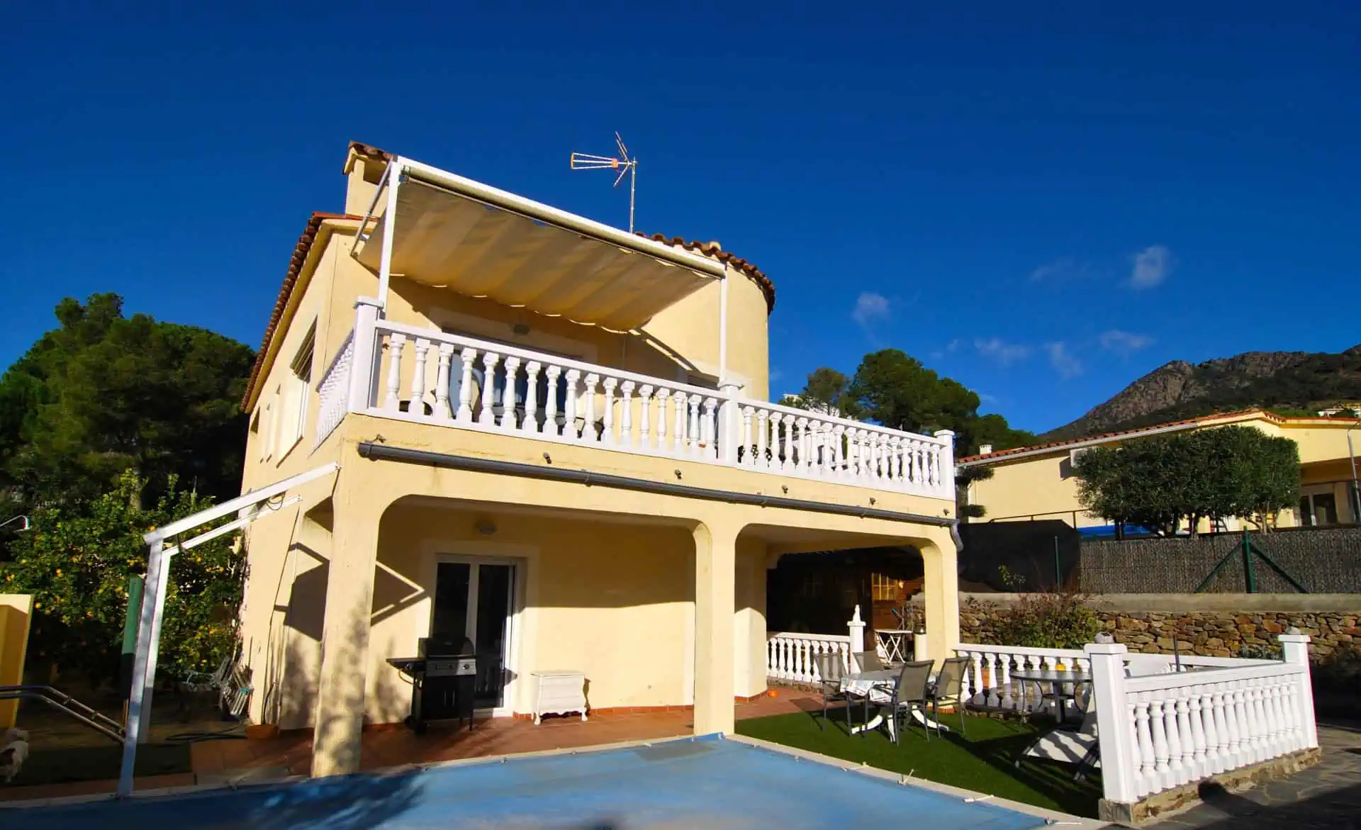 27102015180831_81 Pretty Villa in Mas Fumats with 4 bedrooms, pool and views over the Bay of Rosas-Catalonia
