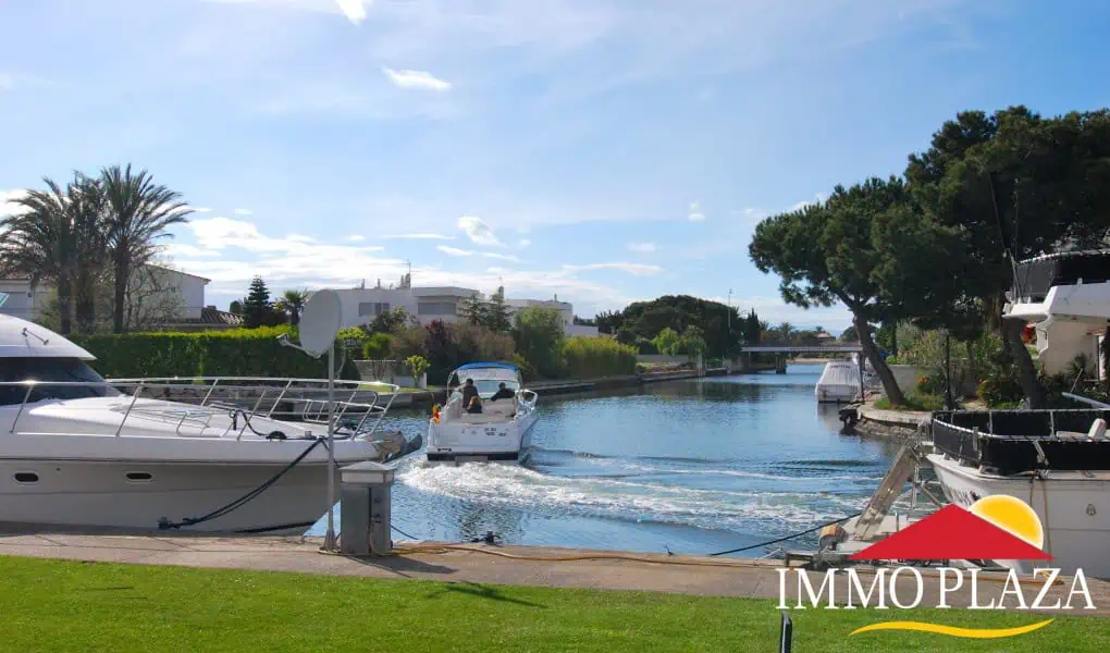 RESERVED: Beautiful apartment with large terrace, bright and located in the Port of Empuriabrava – Costa Brava – Spain – photo 3