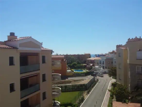 Apartment close to all shops and beach, community pools and private parking in the basement – Empuriabrava