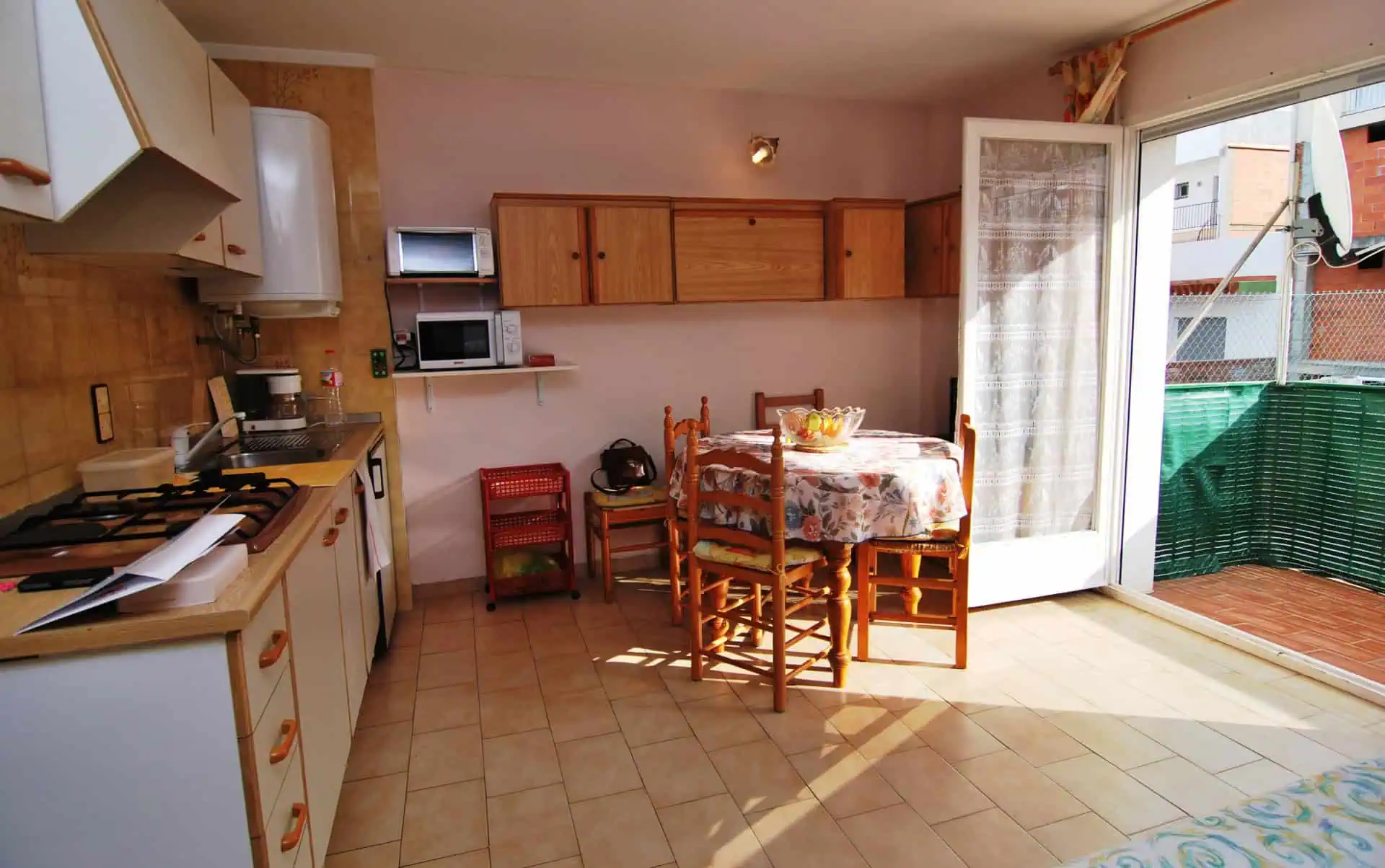 28102014112433_60 Apartment in 3rd line of the sea from the beach at Rosas, located next to the marina