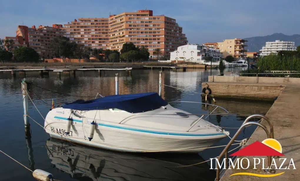 Modern apartment with 2 bedrooms, private mooring of 9X2,30M, 100m from the beach in Santa Margarita – Roses – Spain – photo 4