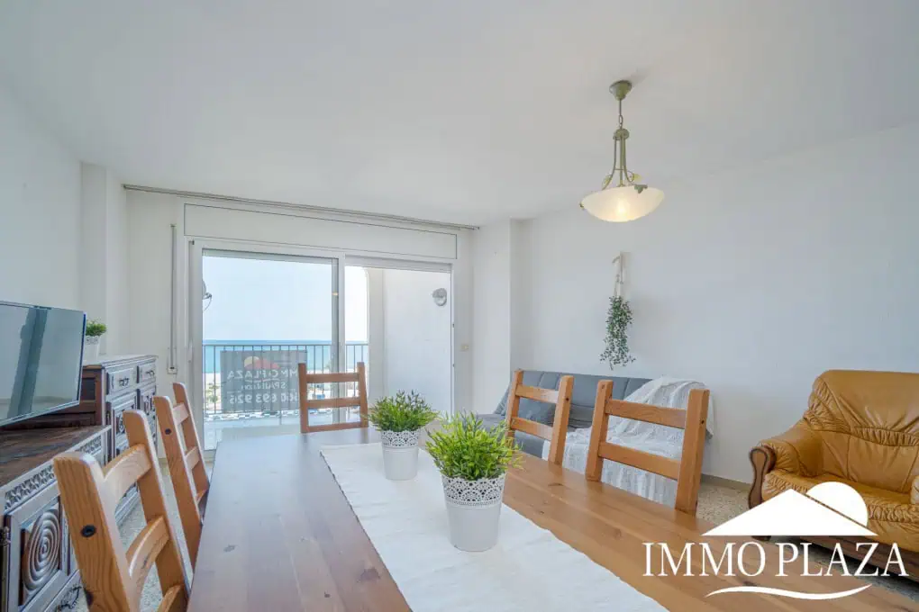 RESERVED: Apartment on the first line of the sea of 86m2 and 50m from the beach of Empuriabrava. – photo 12